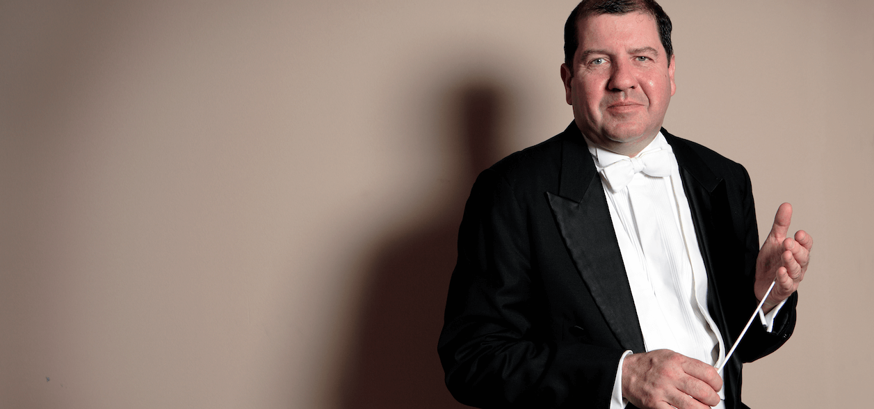 Ivor Bolton conducts Stravinsky and Mendelssohn