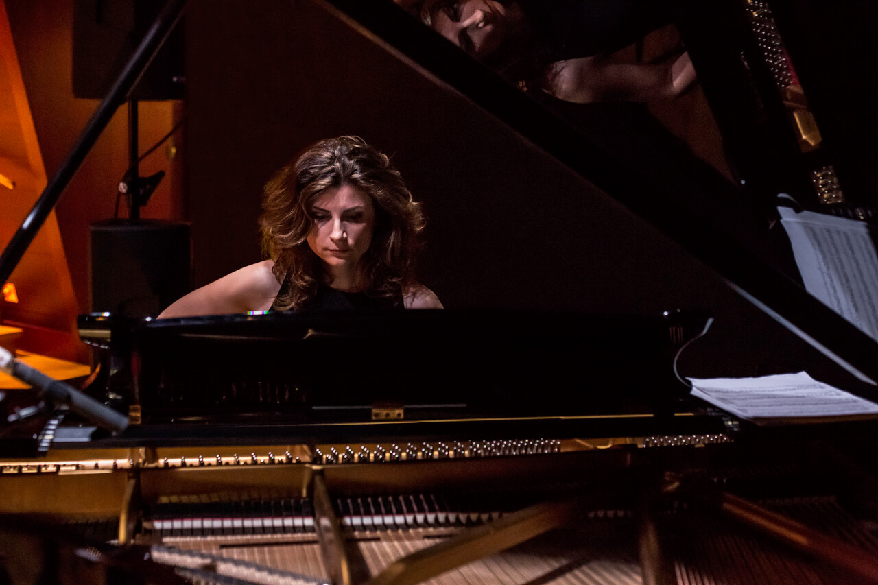 Tania Giannouli  - piano solo