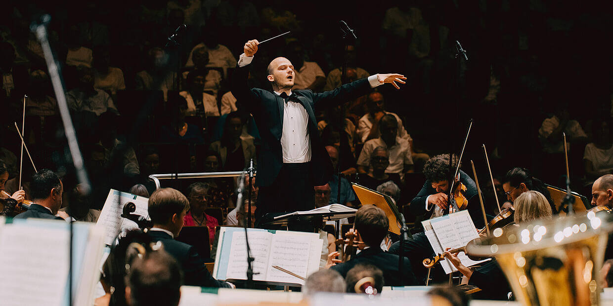 Giuseppe Mengoli conducts Mahler