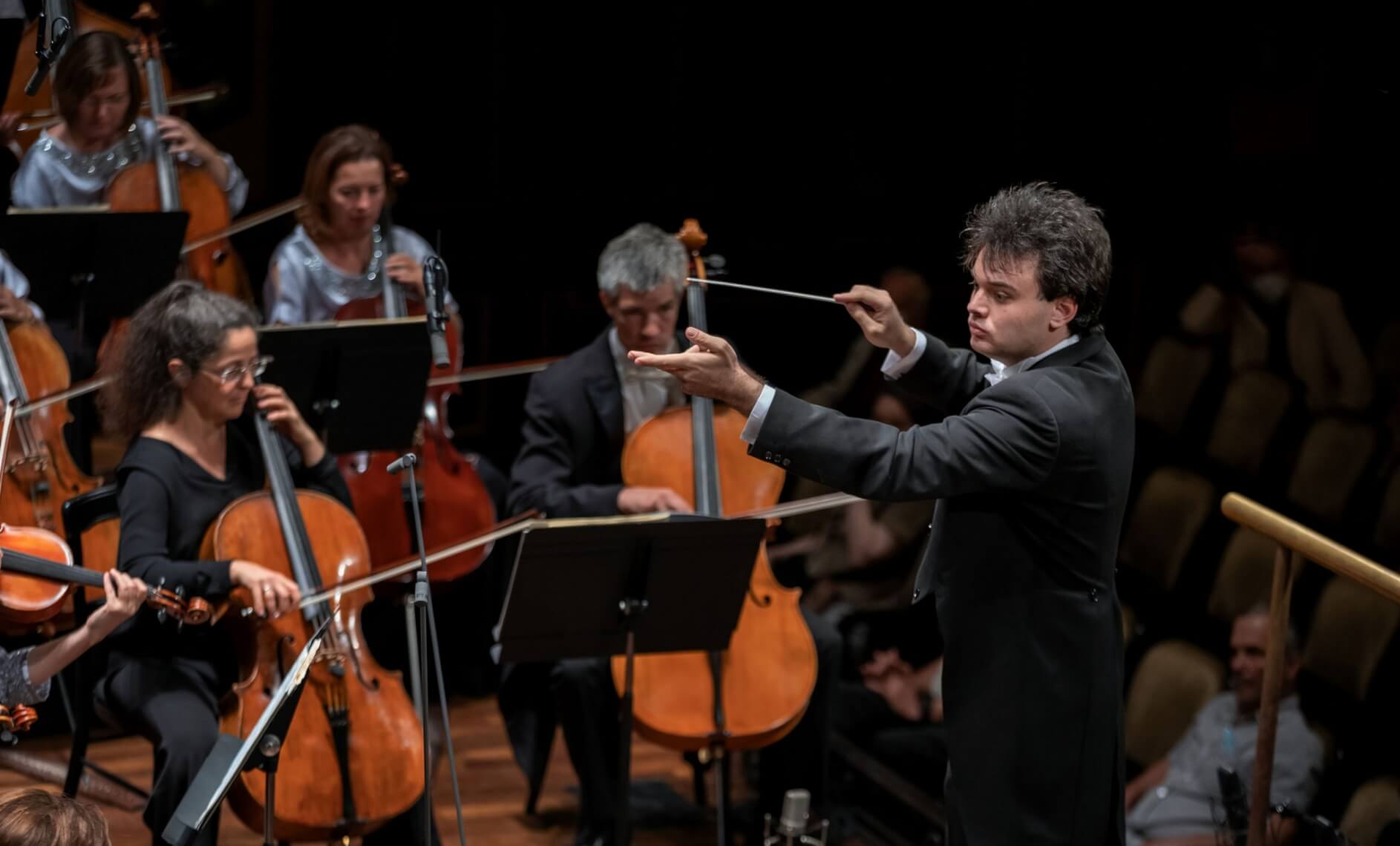 Martin Rajna conducts Beethoven and Dvořák