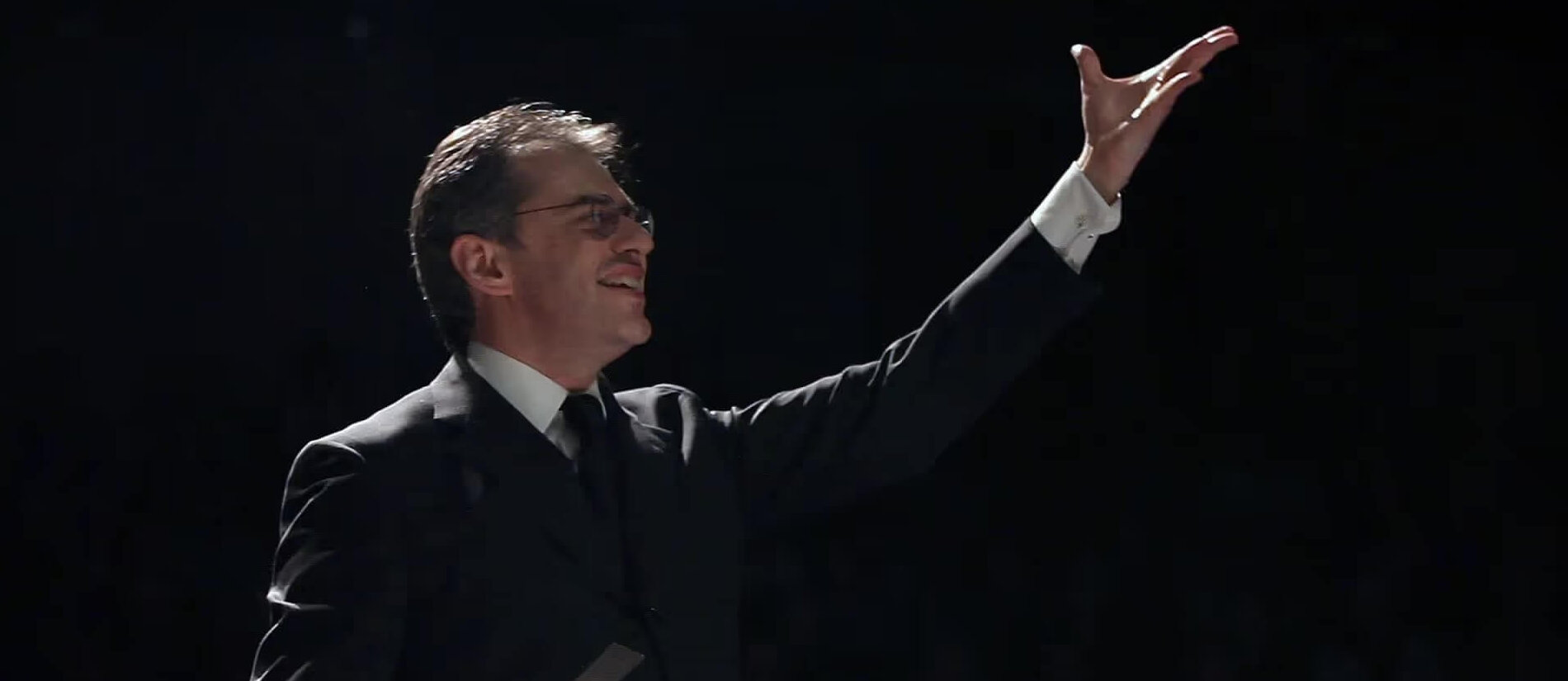 Corrado Rovaris conducts Honegger, Piazzolla and Mozart