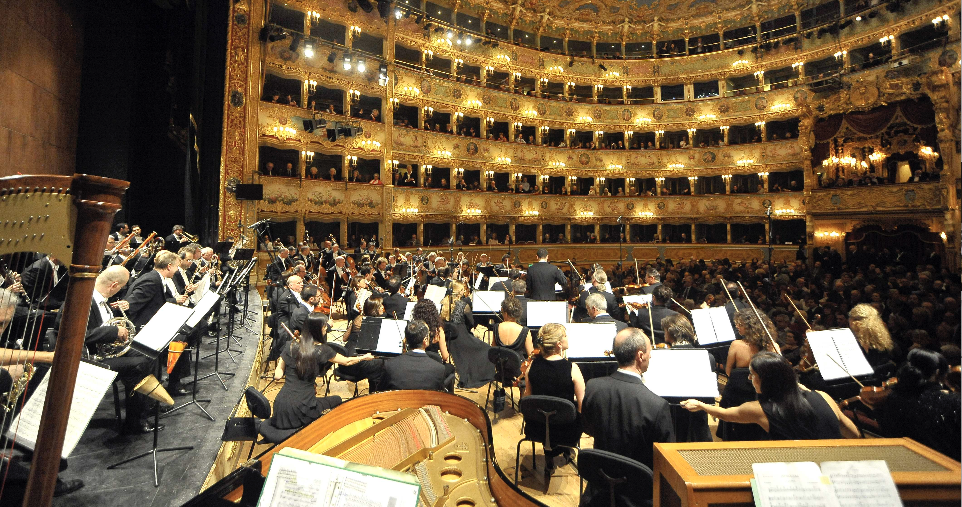 Ivor Bolton conducts Brahms