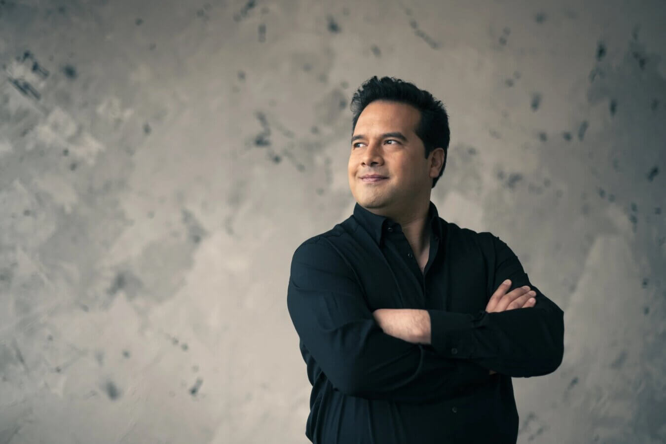 Robert Treviño conducts Nielsen and Elgar